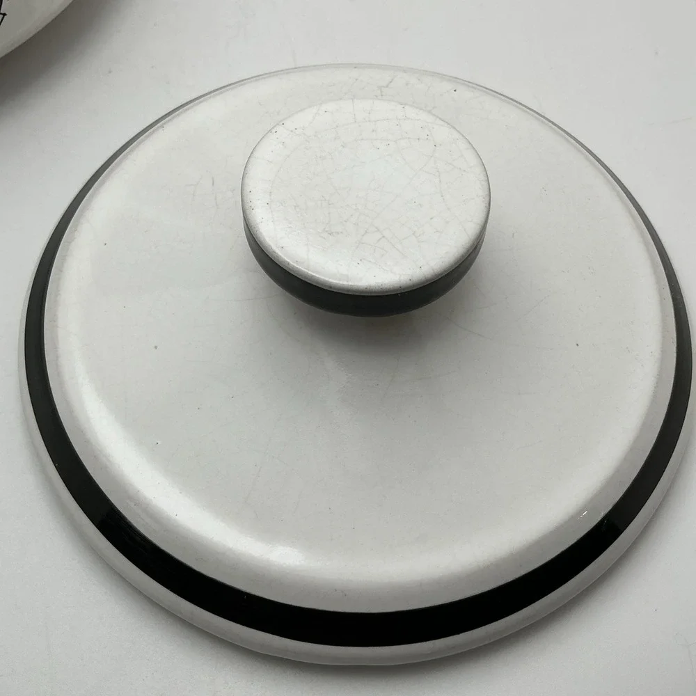 Vintage 70s Retro Stoneware Lidded Casserole 2Qt Mushrooms Black‎ White Crackle
